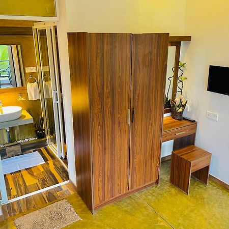 8 Plus Motels Negombo Exteriör bild