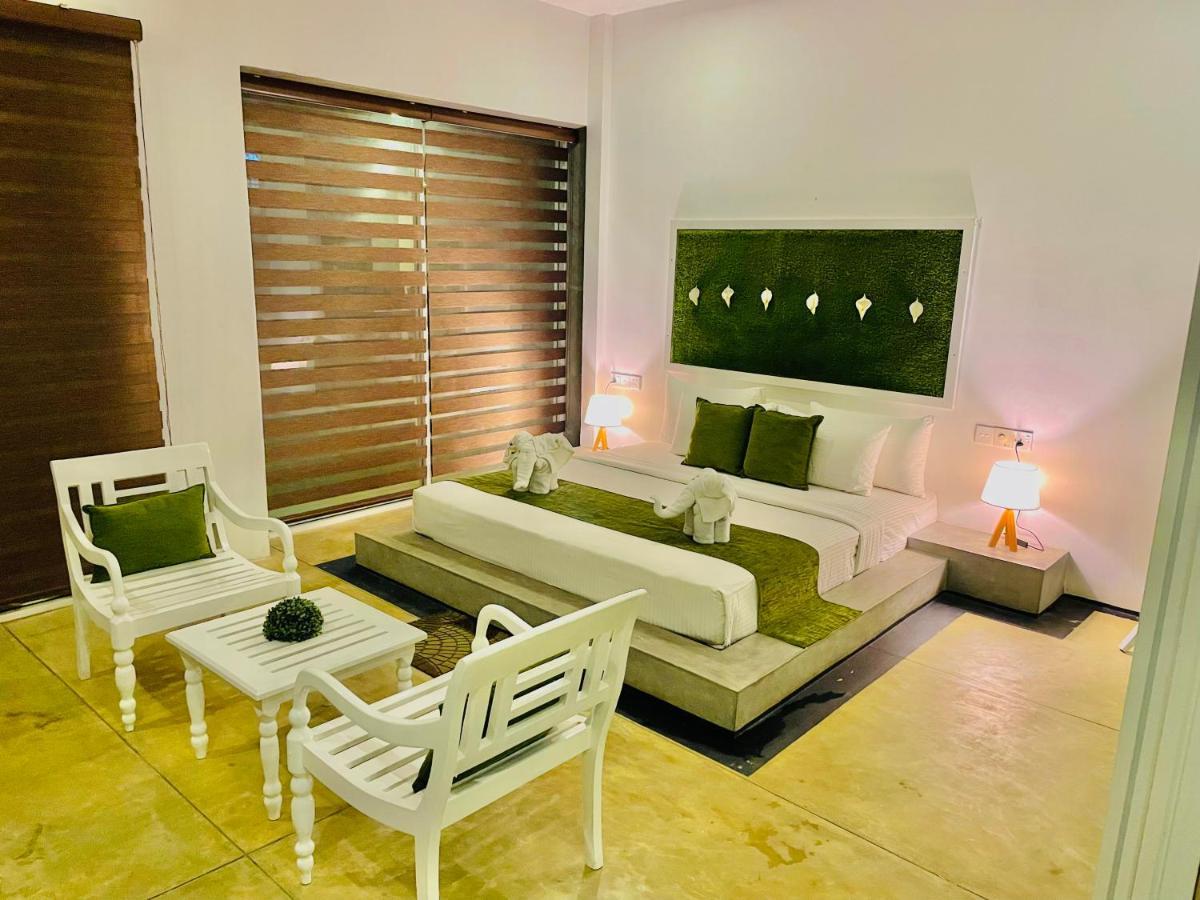 8 Plus Motels Negombo Exteriör bild