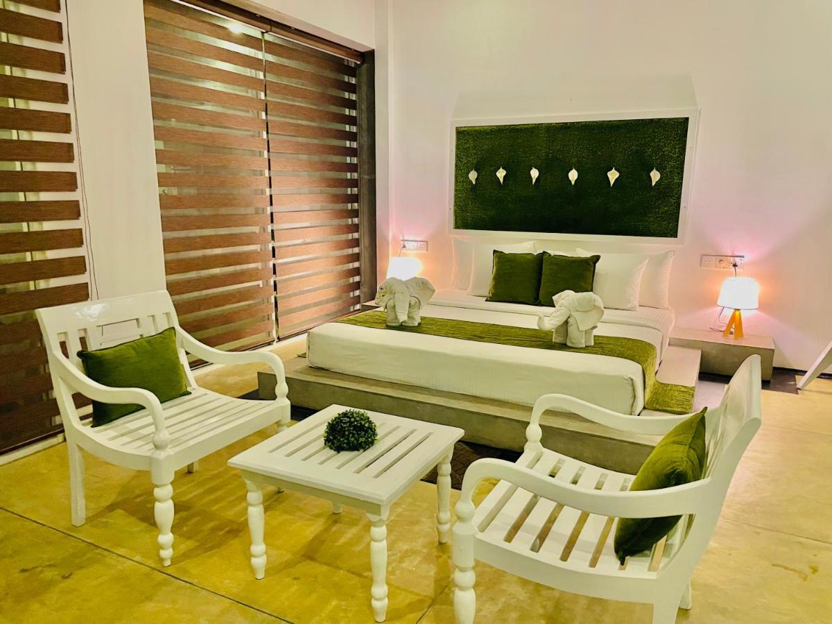 8 Plus Motels Negombo Exteriör bild