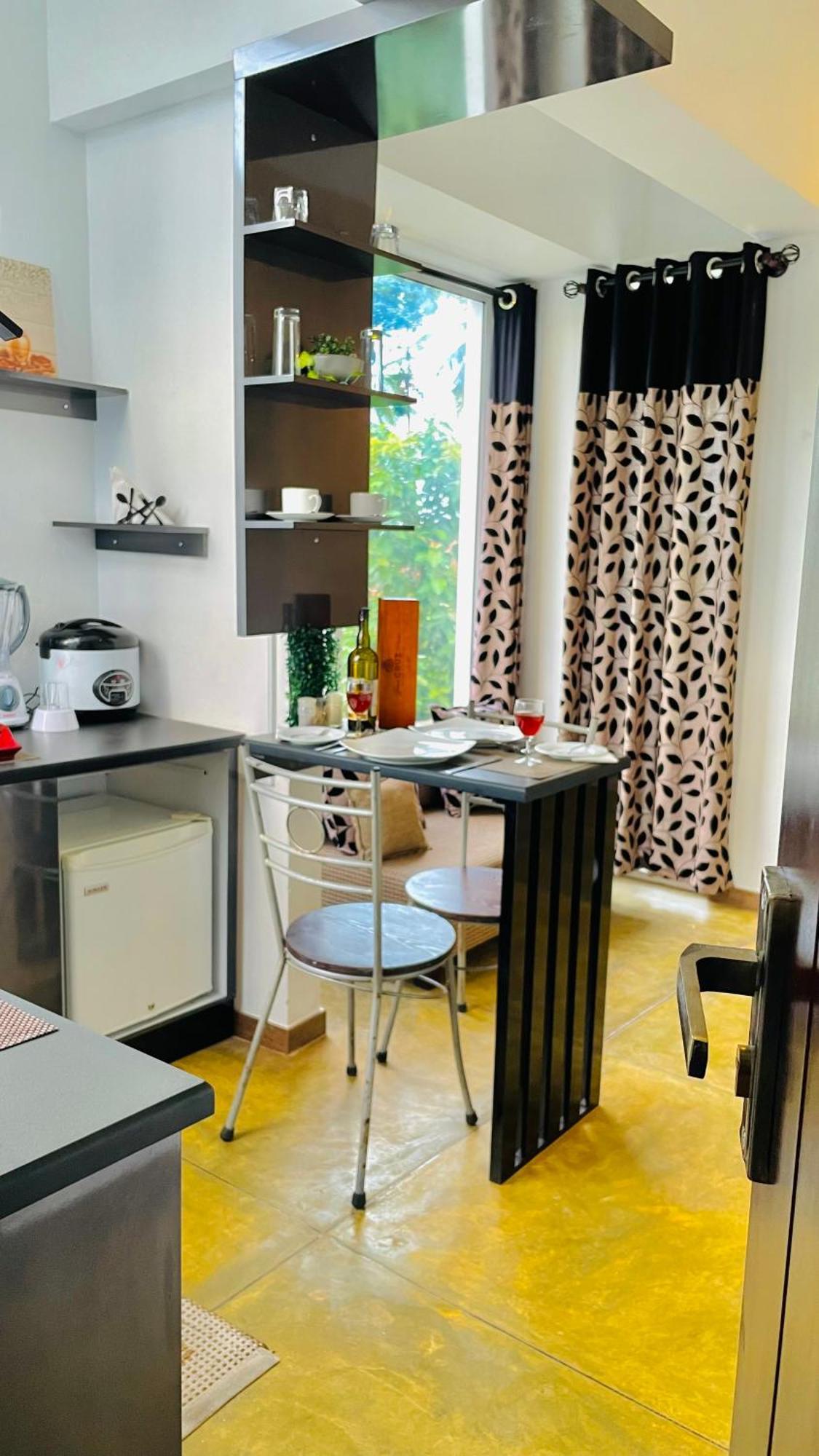8 Plus Motels Negombo Exteriör bild