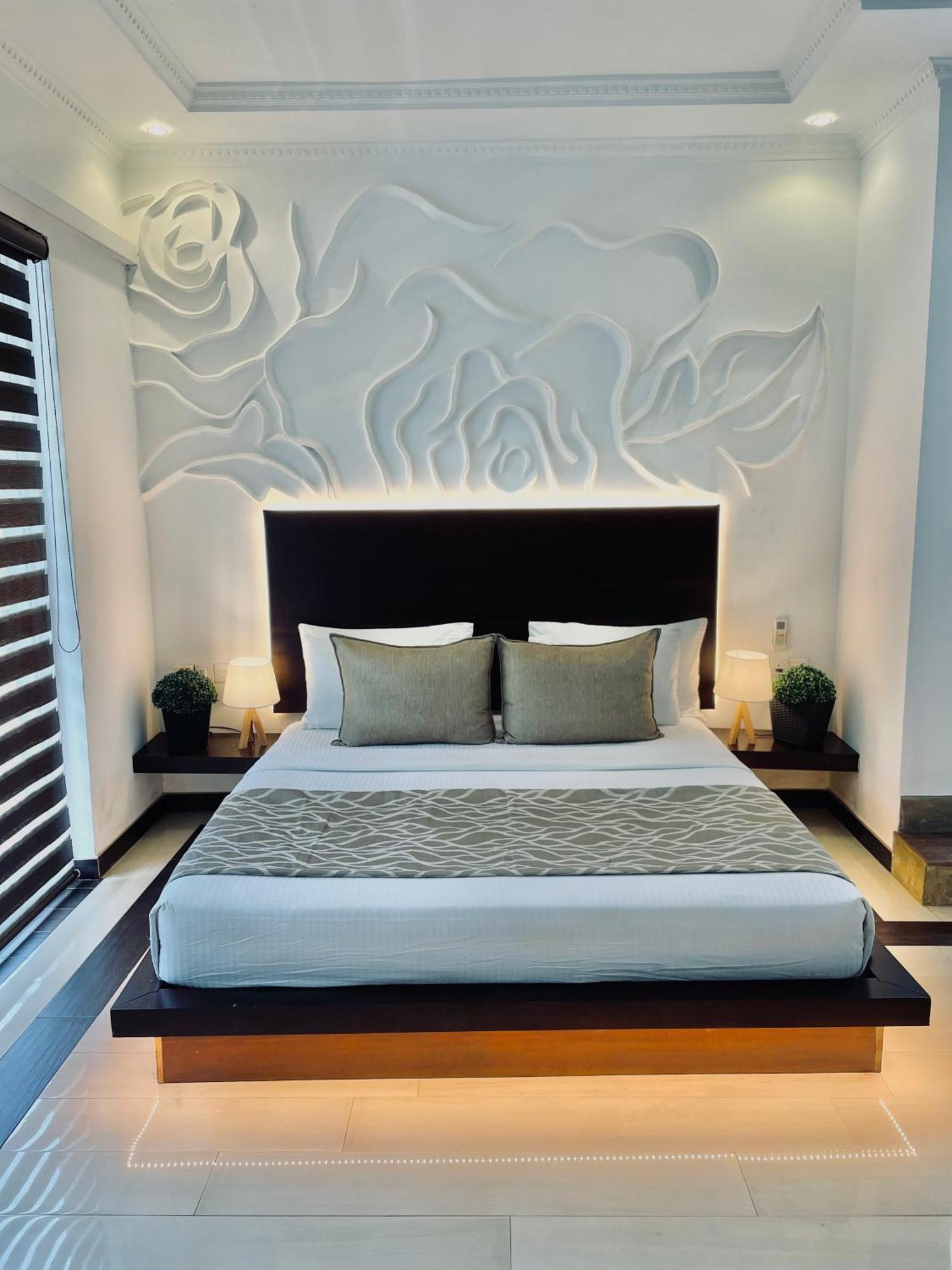 8 Plus Motels Negombo Exteriör bild