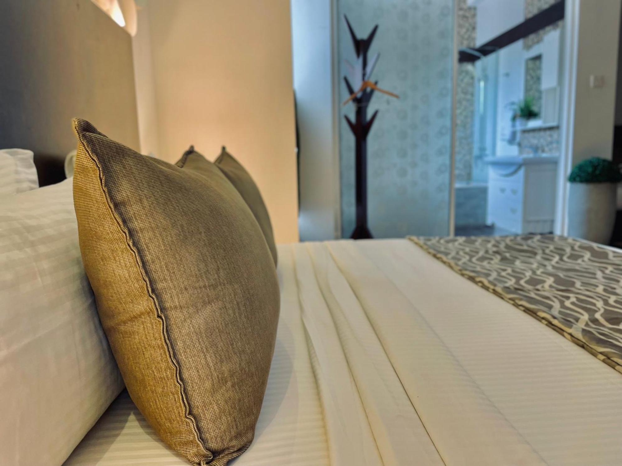 8 Plus Motels Negombo Exteriör bild