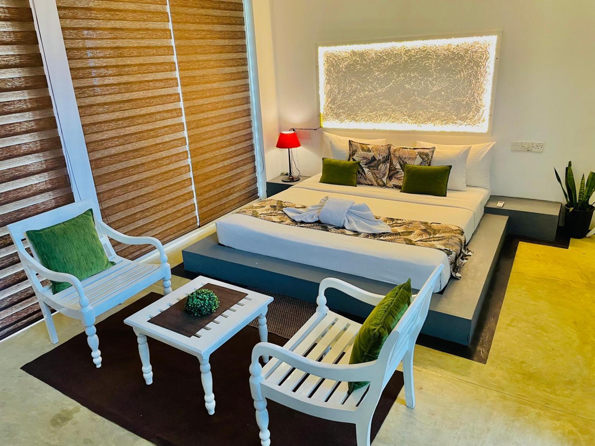 8 Plus Motels Negombo Exteriör bild